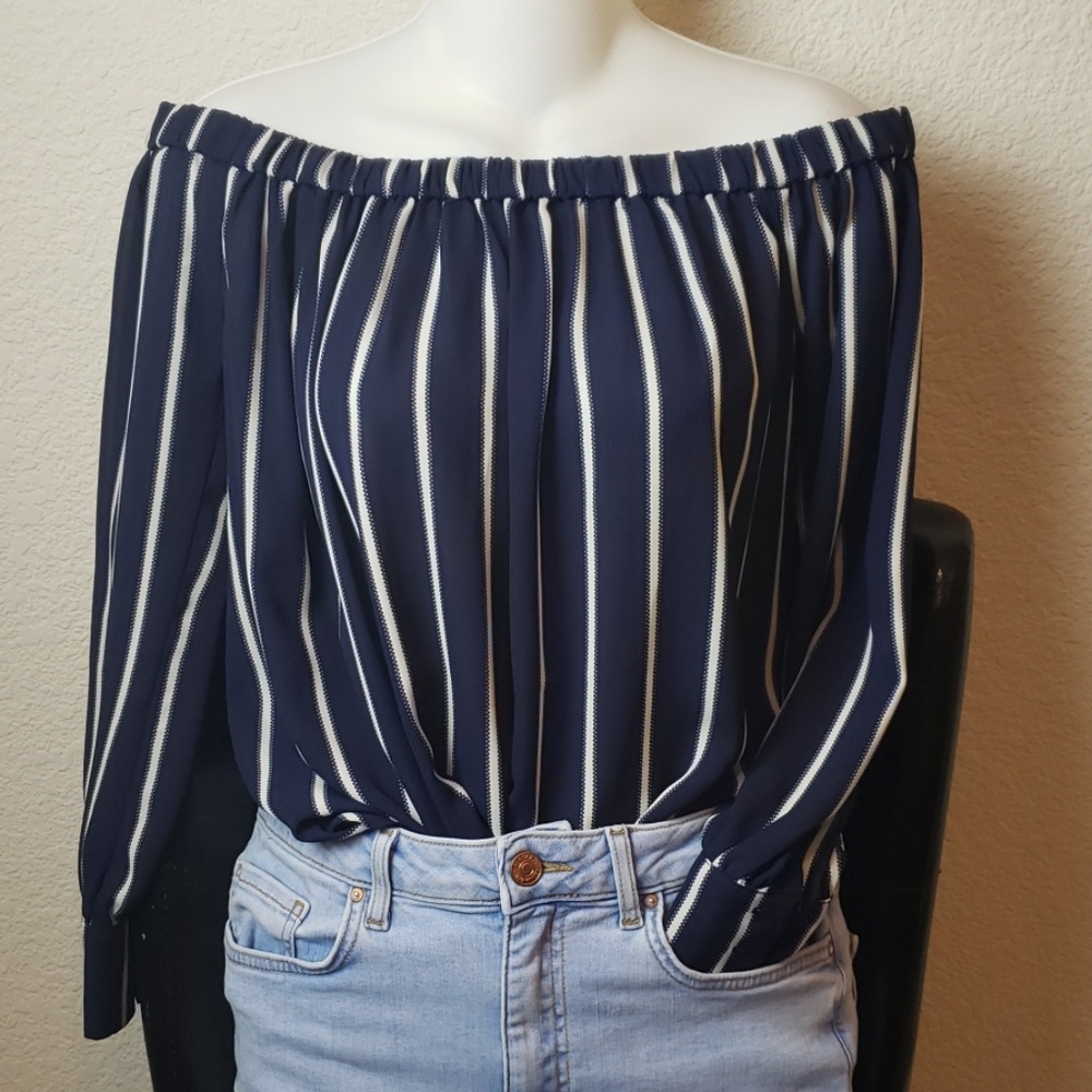 Forever 21 Contemporary Striped Top M